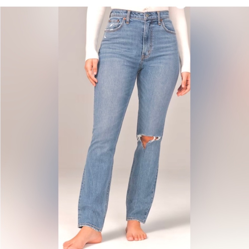 Abercrombie & Fitch Curve Love Ultra High Rise Slim Straight Jean